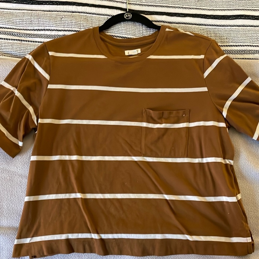 Cropped tee